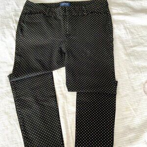 🎀 3 for $45 Old Navy Pixie Pants in Black with Gold Dots. EUC Size 14